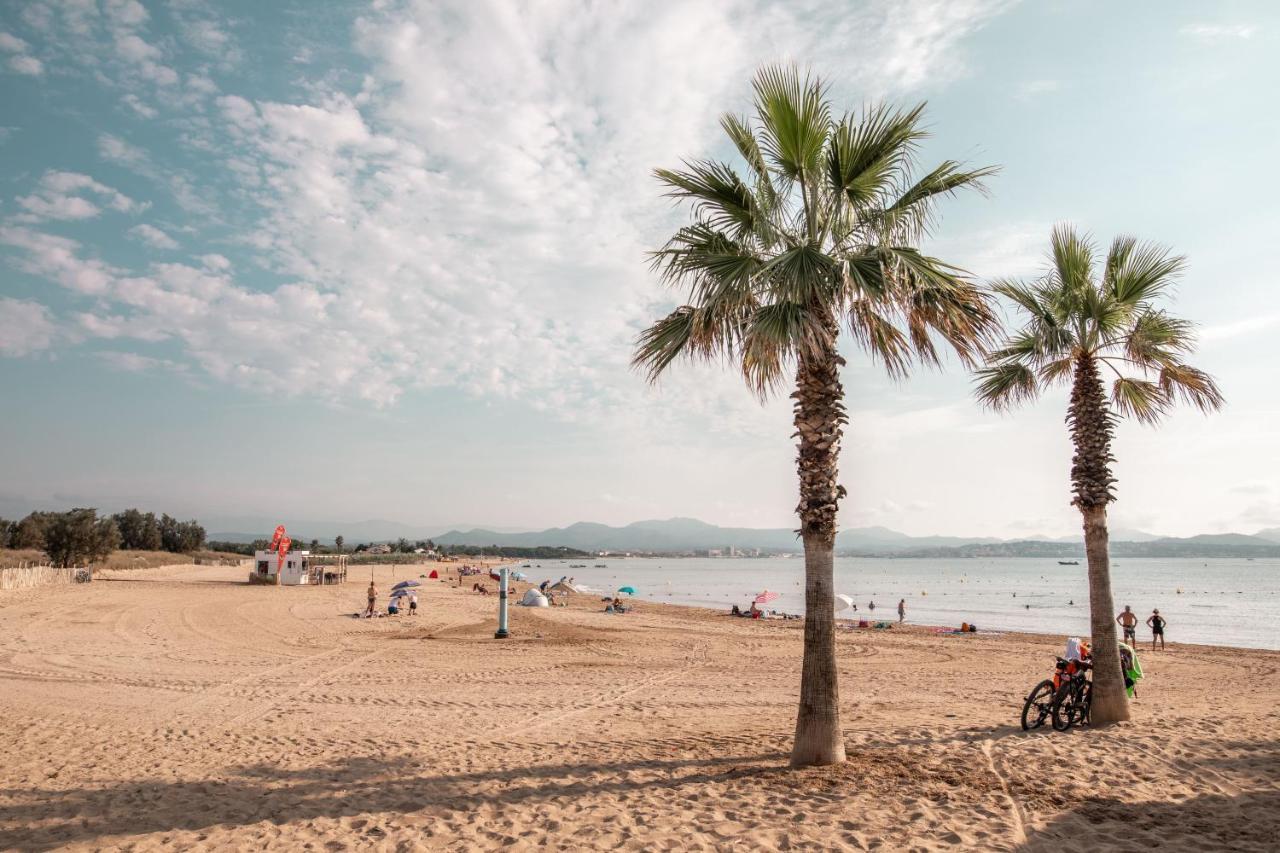 Appart' Au Port Apartment Fréjus Екстериор снимка