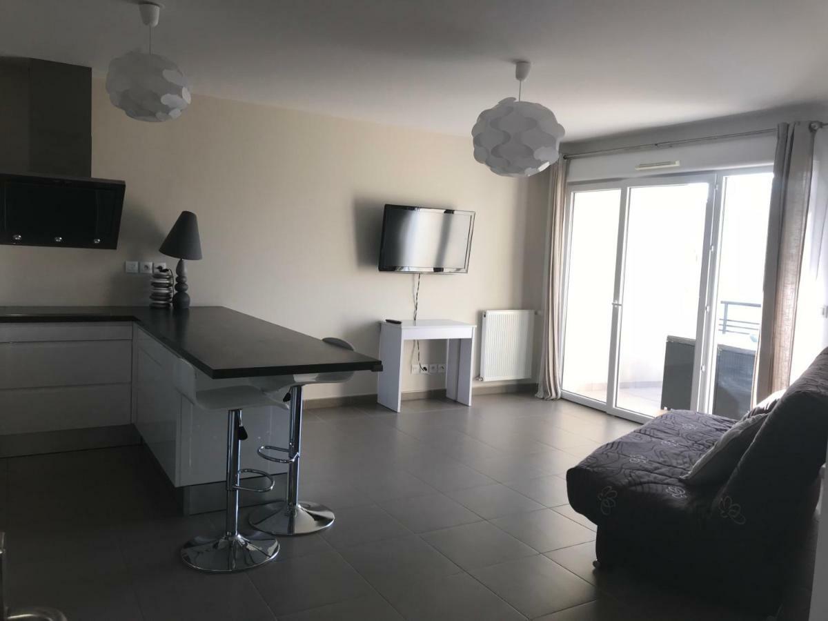Appart' Au Port Apartment Fréjus Екстериор снимка