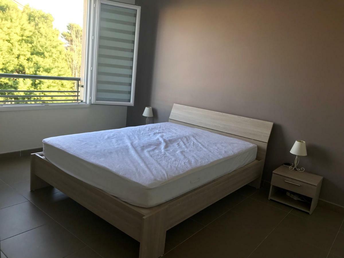 Appart' Au Port Apartment Fréjus Екстериор снимка